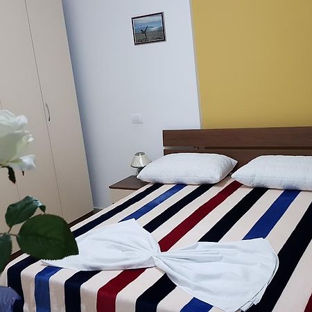 Appartamento Giallo Vlorë Exterior foto