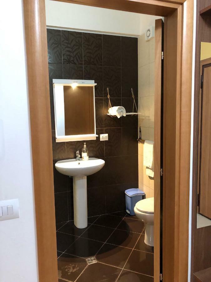 Appartamento Giallo Vlorë Exterior foto