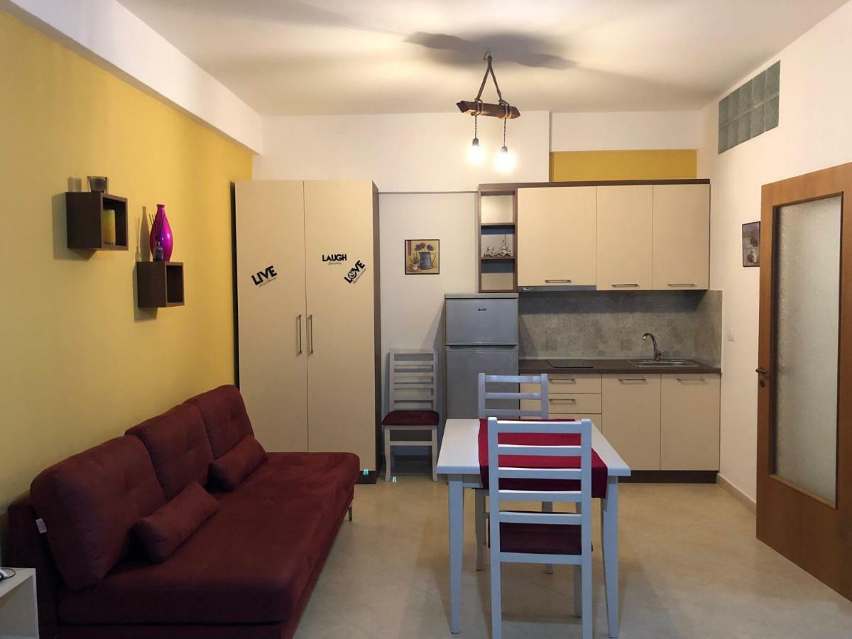 Appartamento Giallo Vlorë Exterior foto