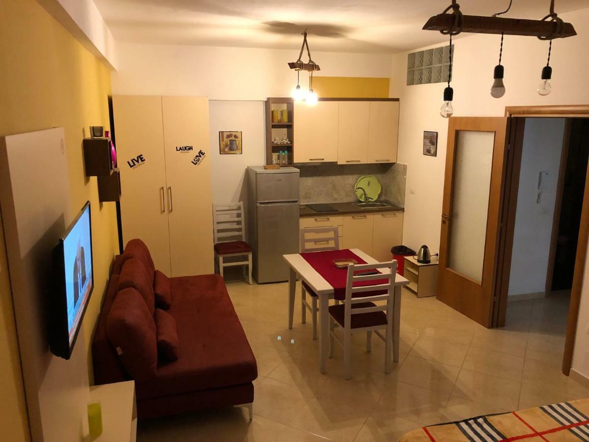 Appartamento Giallo Vlorë Exterior foto