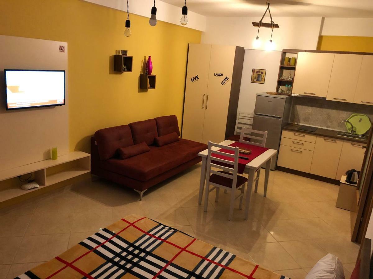 Appartamento Giallo Vlorë Exterior foto